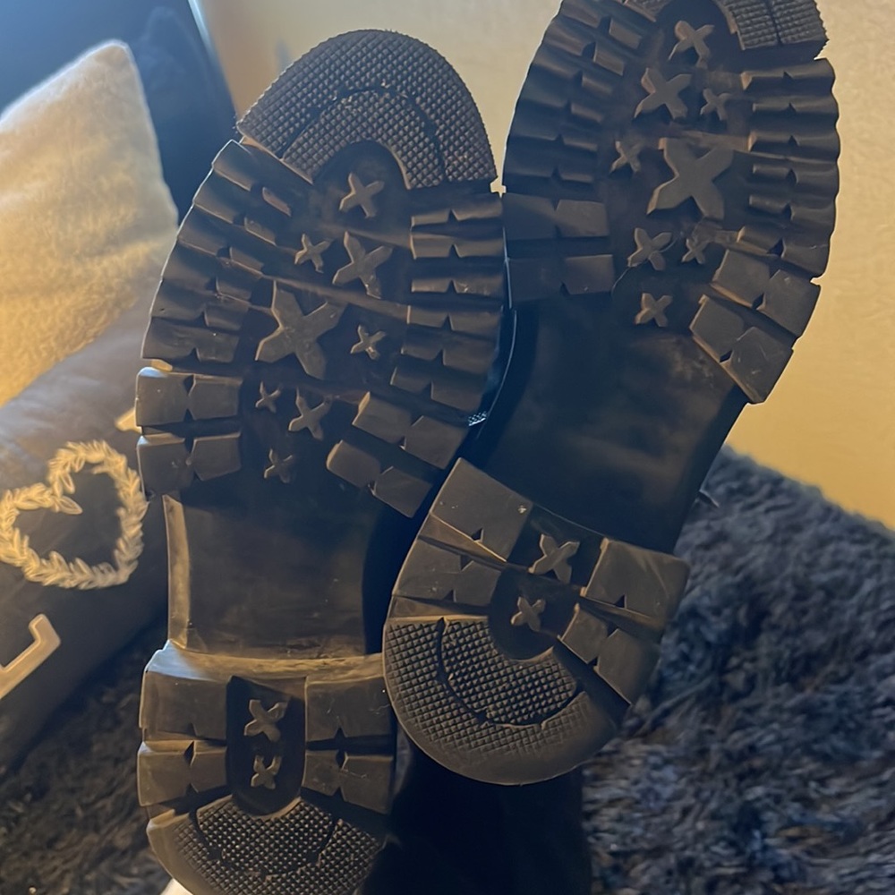 Cute boots 🔥🔥 - Picture 7 of 8